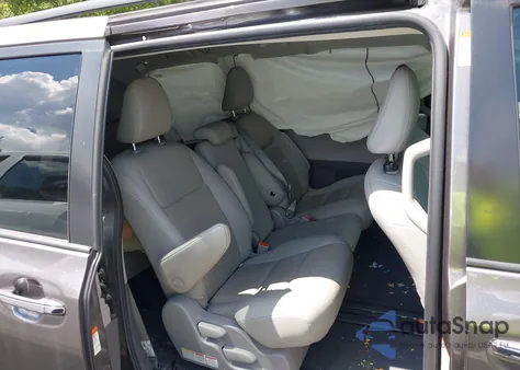 2020 Toyota Sienna Xle z USA, uszkodzony, nr VIN 5TDYZ3DC8LS053447